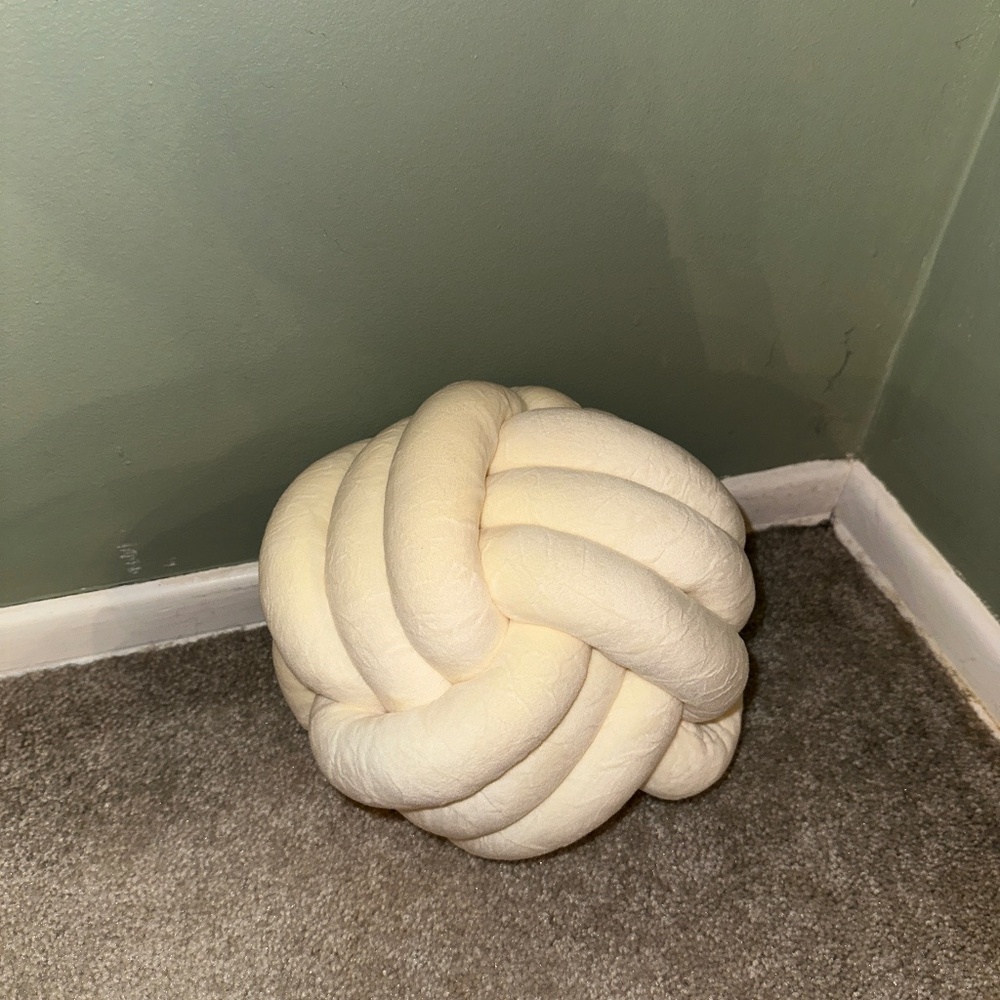 Knot Pillow